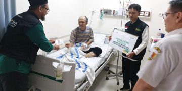 BMH Jateng Bersama Donatur Salurkan Bansos Sahabat Pasien di RS Wongsonegoro, Semarang